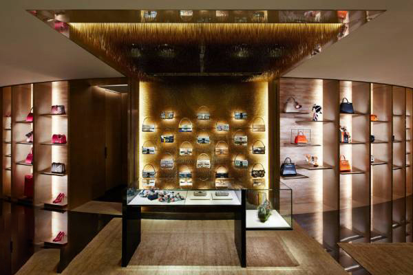 نورپردازی در ویترین MDF؛ راز جلب توجه خریدار - رگال محمدی