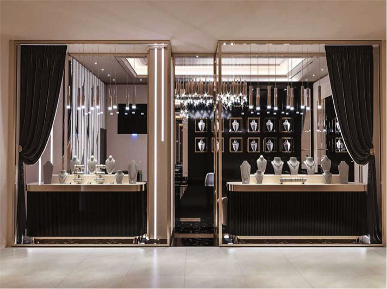 اهمیت شیشه و پس‌زمینه در ویترین فروشگاهی - رگال محمدی