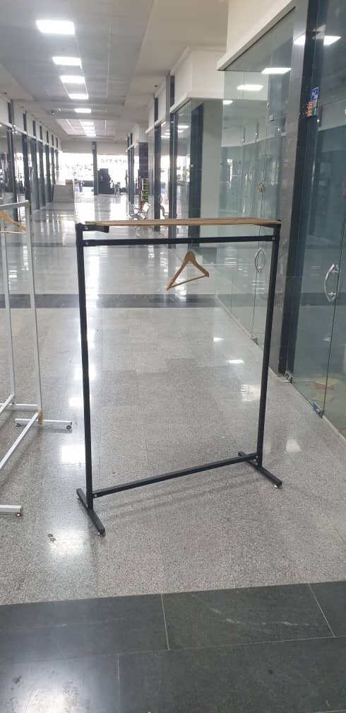 رگال لباس محکم و جادار